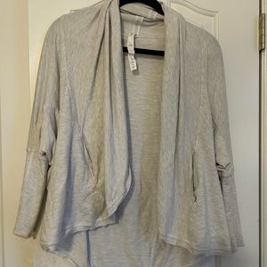 Lululemon to and flow wrap